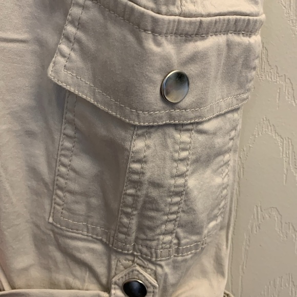 Women’s Hating & SmithPetites Casual Off White Shorts Capris 14 P - Picture 2 of 5